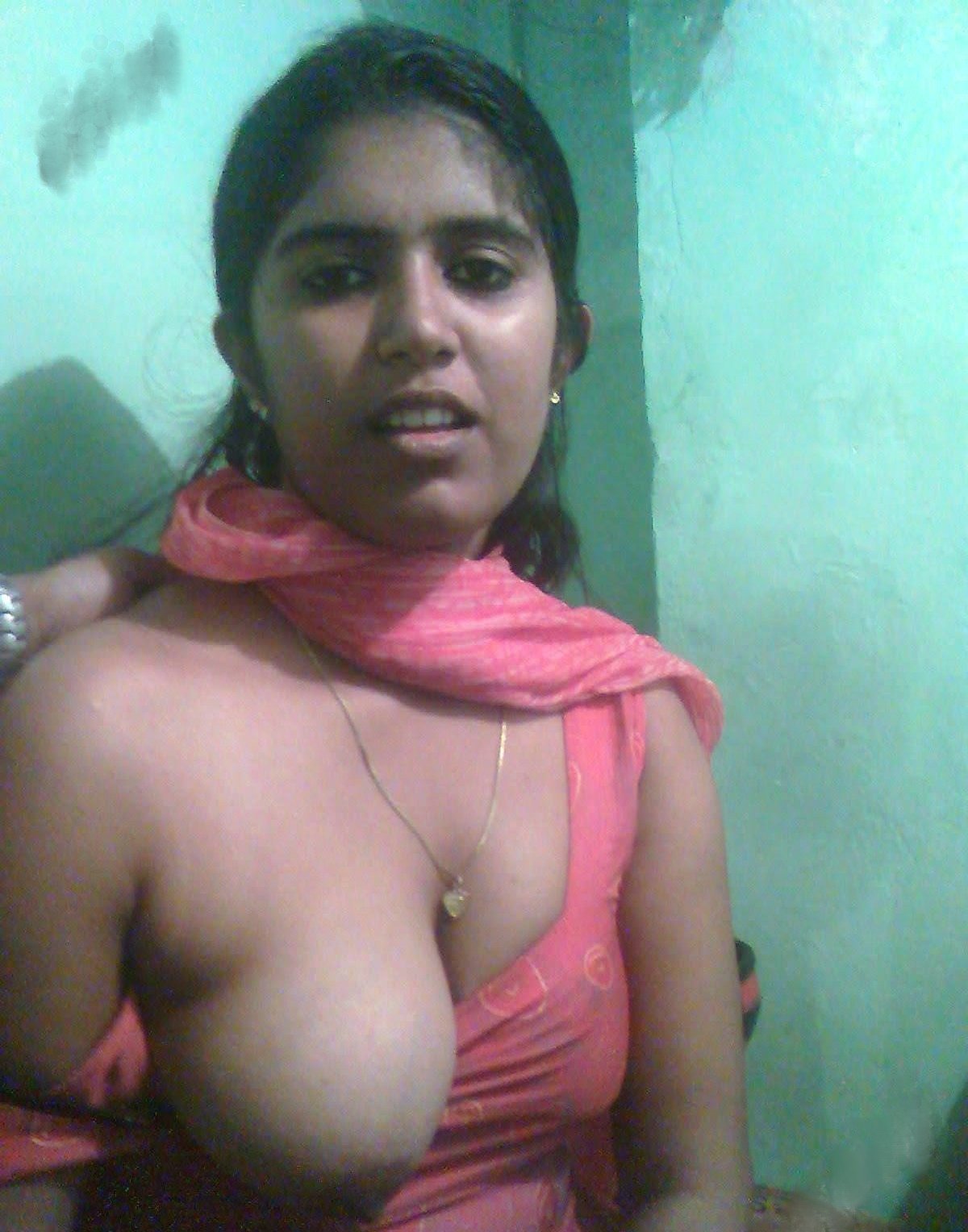 Indian showing her boobs